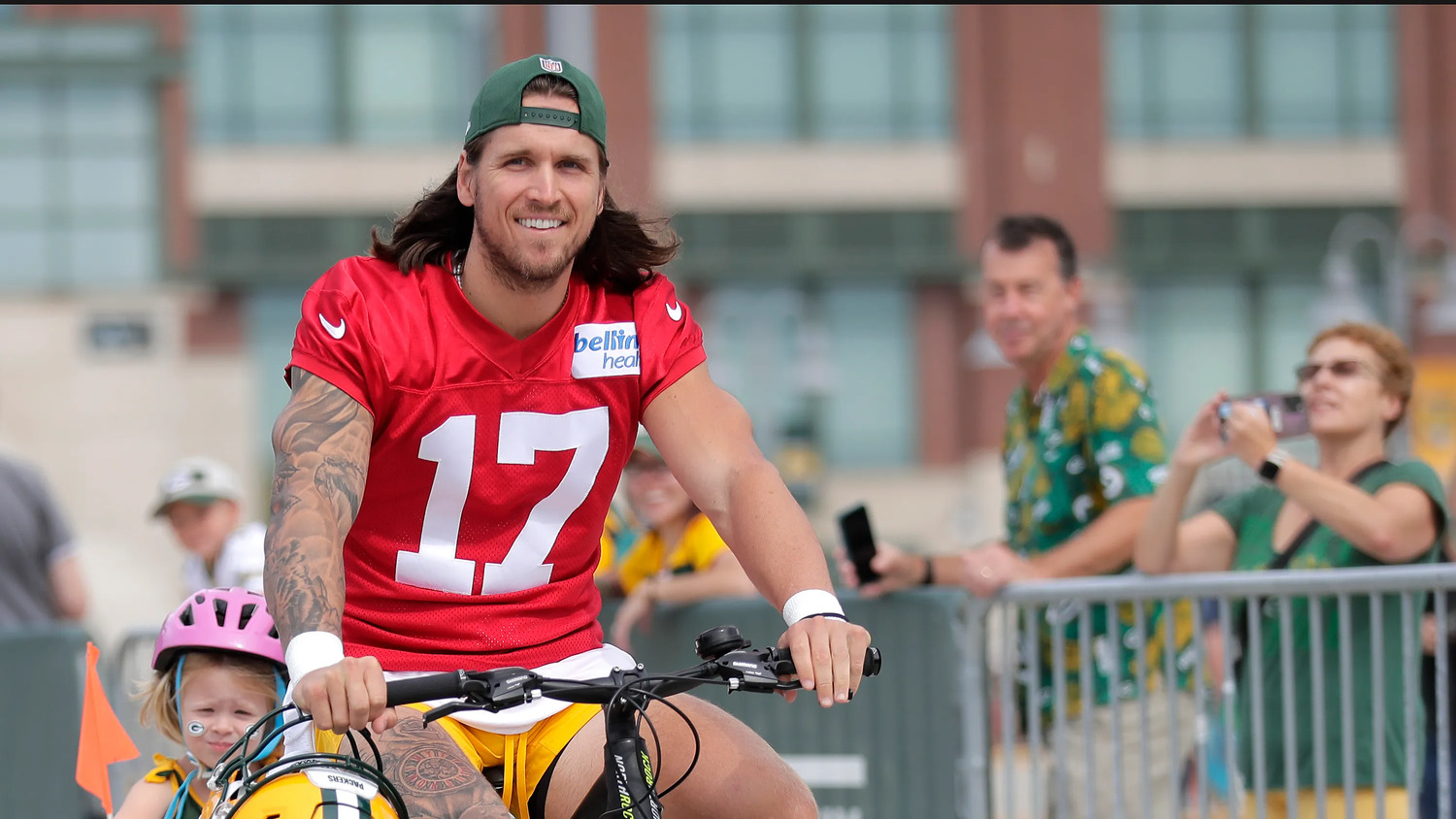 Campeão e MVP da USFL, McGough fará transição na carreira em sua nova posição.